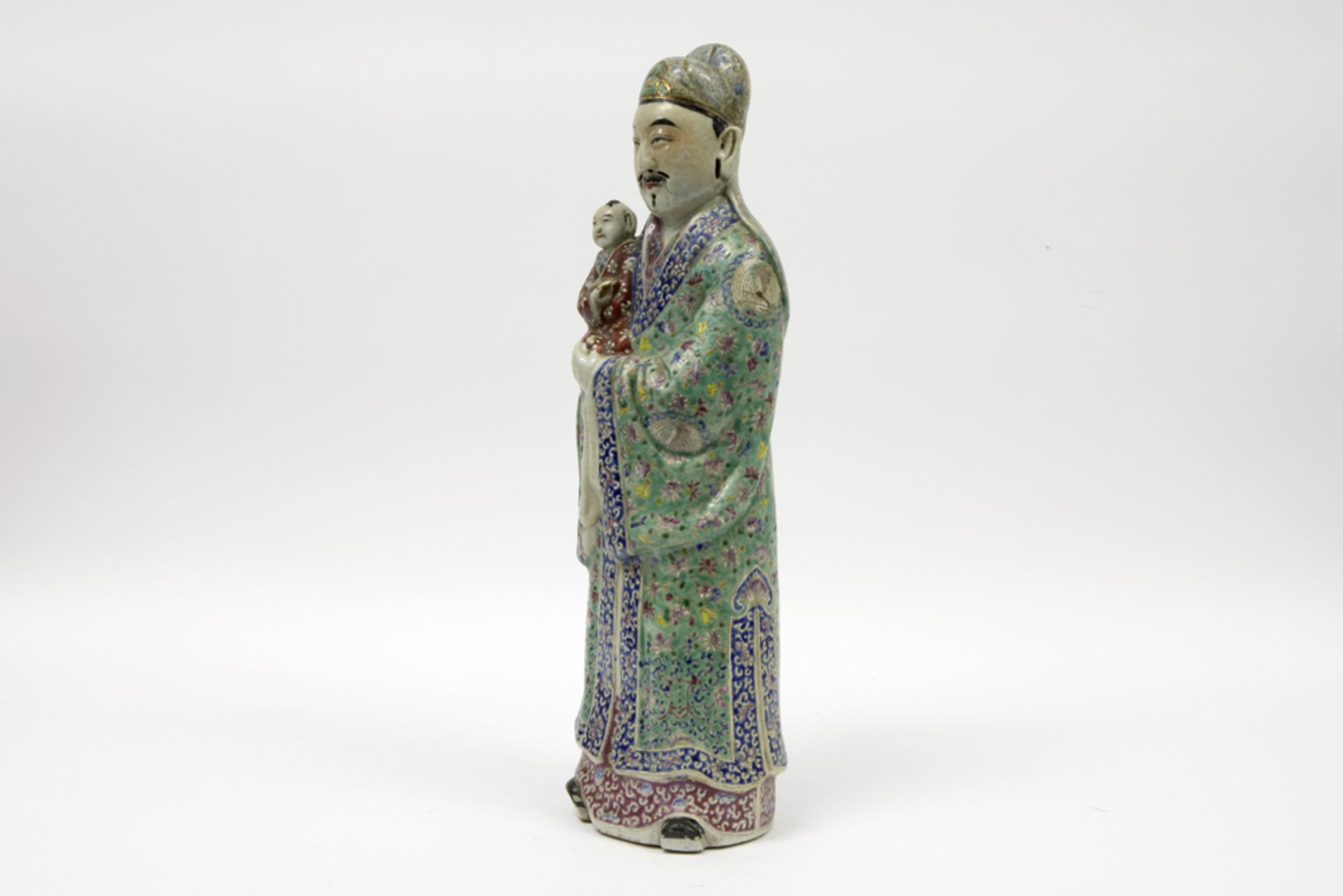 antique Chinese "Sage with child" sculpture in marked and polychromed porcelain || Antieke Chinese - Bild 2 aus 4