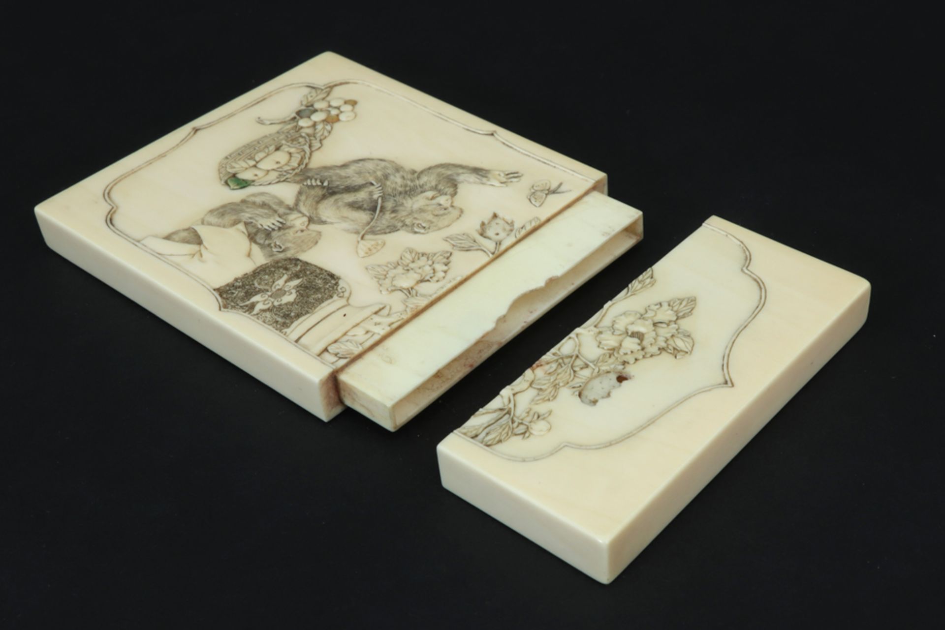 late 19th Cent. Japanese "Shibayama" cards box in ivory with inlay in gold, silver and mother of - Image 4 of 5