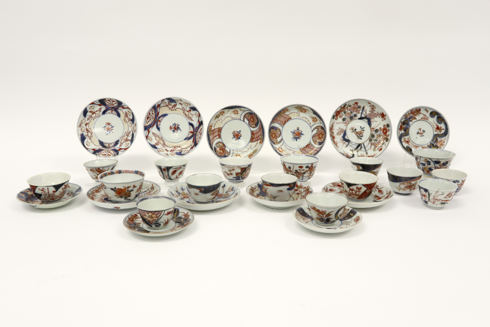 twenty nine 18th Cent. Chinese cups and saucers in porcelain with Imari decor || Vrij groot (29) lot
