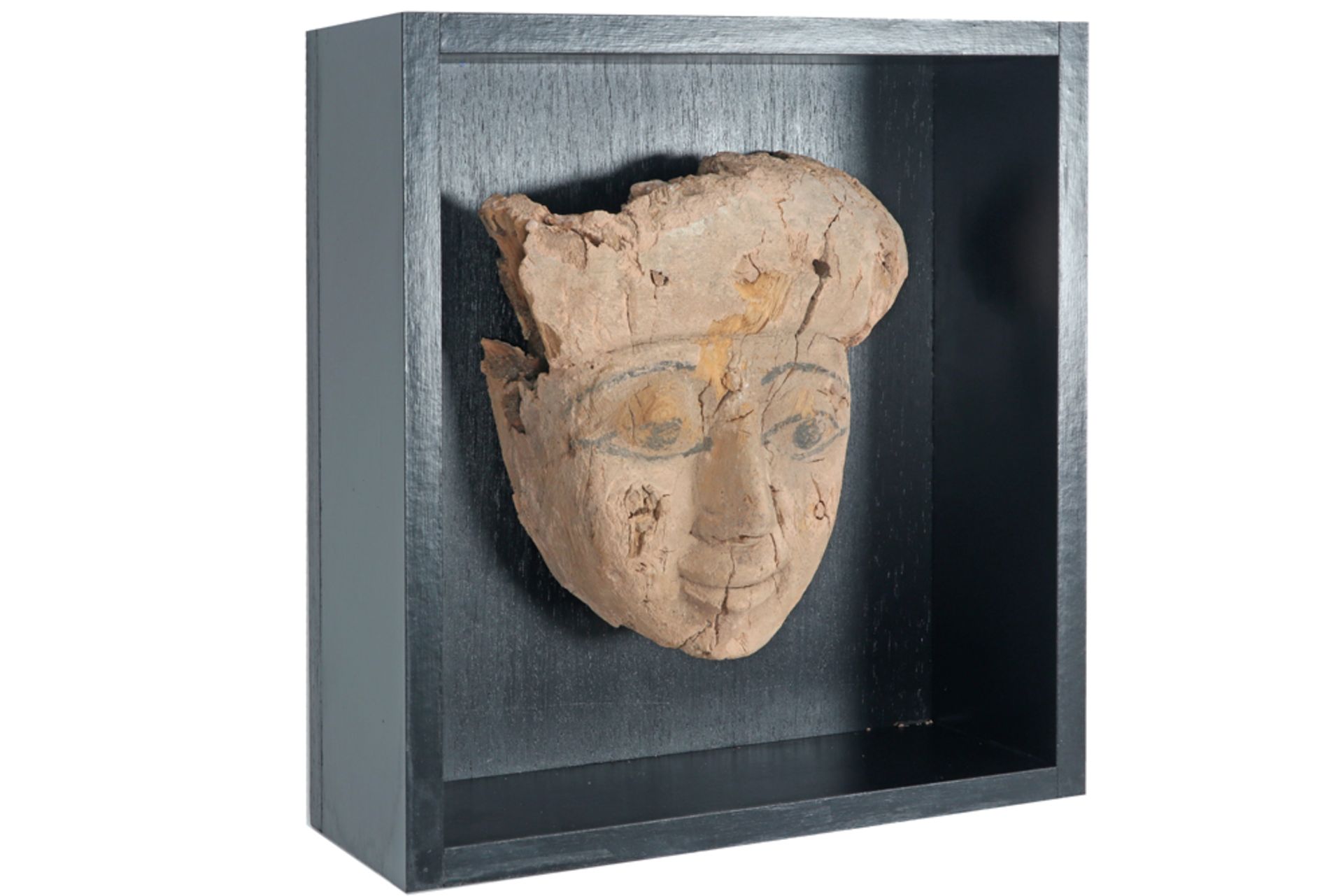 Ancient Egyptian 26th till 30th Dynasty funerary mask in wood with original painted eyes || OUD- - Image 2 of 4