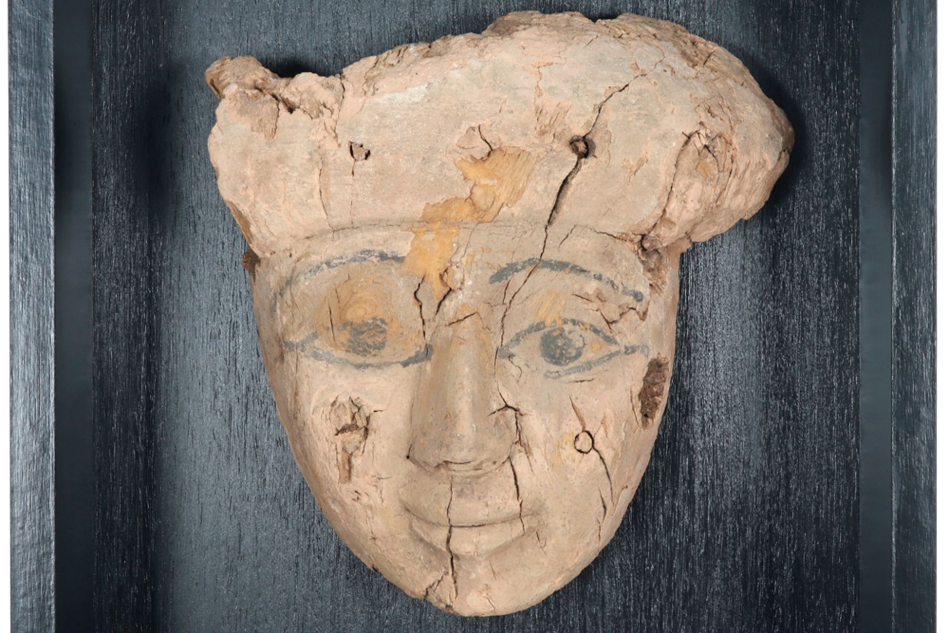 Ancient Egyptian 26th till 30th Dynasty funerary mask in wood with original painted eyes || OUD- - Image 4 of 4