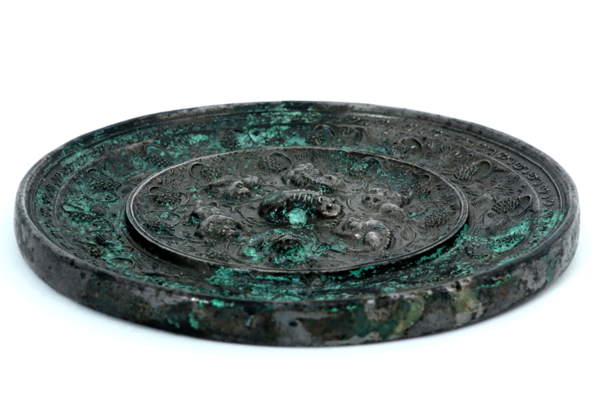 Chinese Tang Dynasty bronze mirror with the depictions of grapevines, birds and mythical - Image 3 of 3