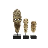 three small Caribbean Taino Culture bone sculptures with typical stylised design || CARAÏBISCHE