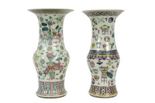 two antique Chinese vases in porcelain with a polychrome decor || Lot van twee antieke Chinese vazen