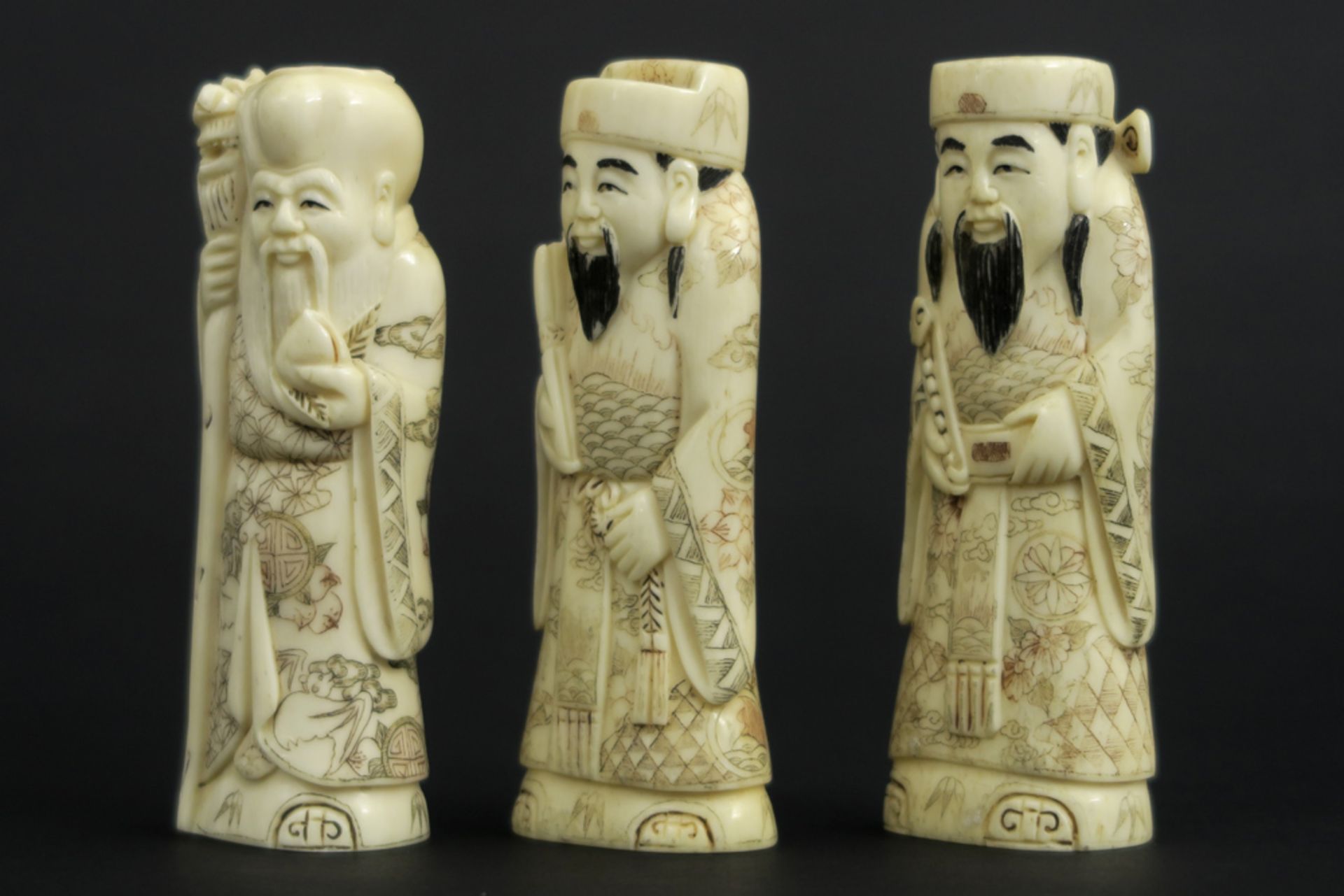 set of three old Chinese "Sages" sculptures in ivory - with EU CITES certification || Reeks van drie - Bild 4 aus 5