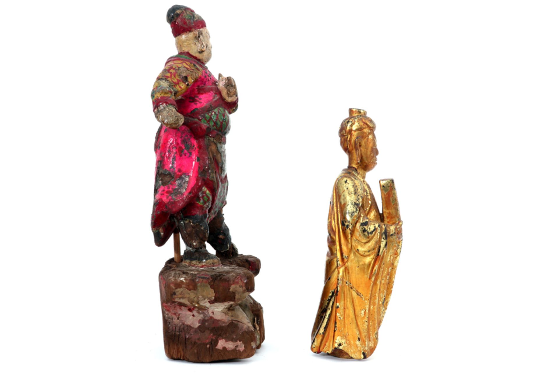 Chinese Ming Dynasty sculpture in wood with painted polychromy sold with a Buddha sculpture in - Bild 3 aus 4