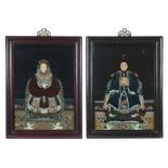 pendant of two framed Chinese glass paintings each with an ancestral portrait || Pendant ingekaderde