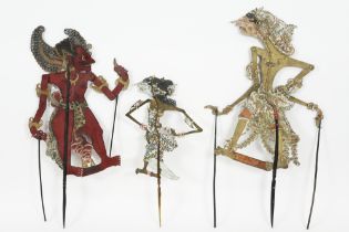 three Indonesian "Wajang" shadow puppets || Lot van drie Indonesische "Wajang"-schaduwpoppen