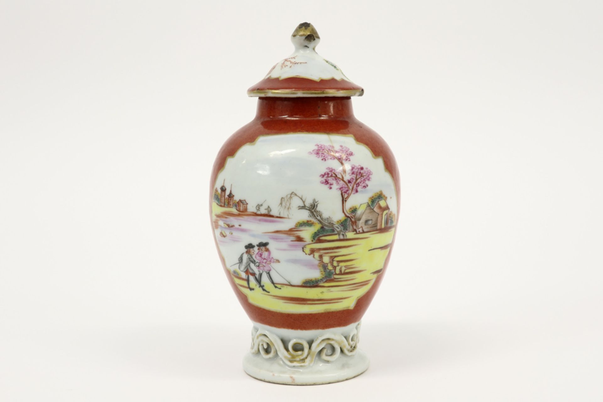 18th Cent. Chinese lidded teacaddy in porcelain with a polychrome European decor with figures in a - Image 3 of 5