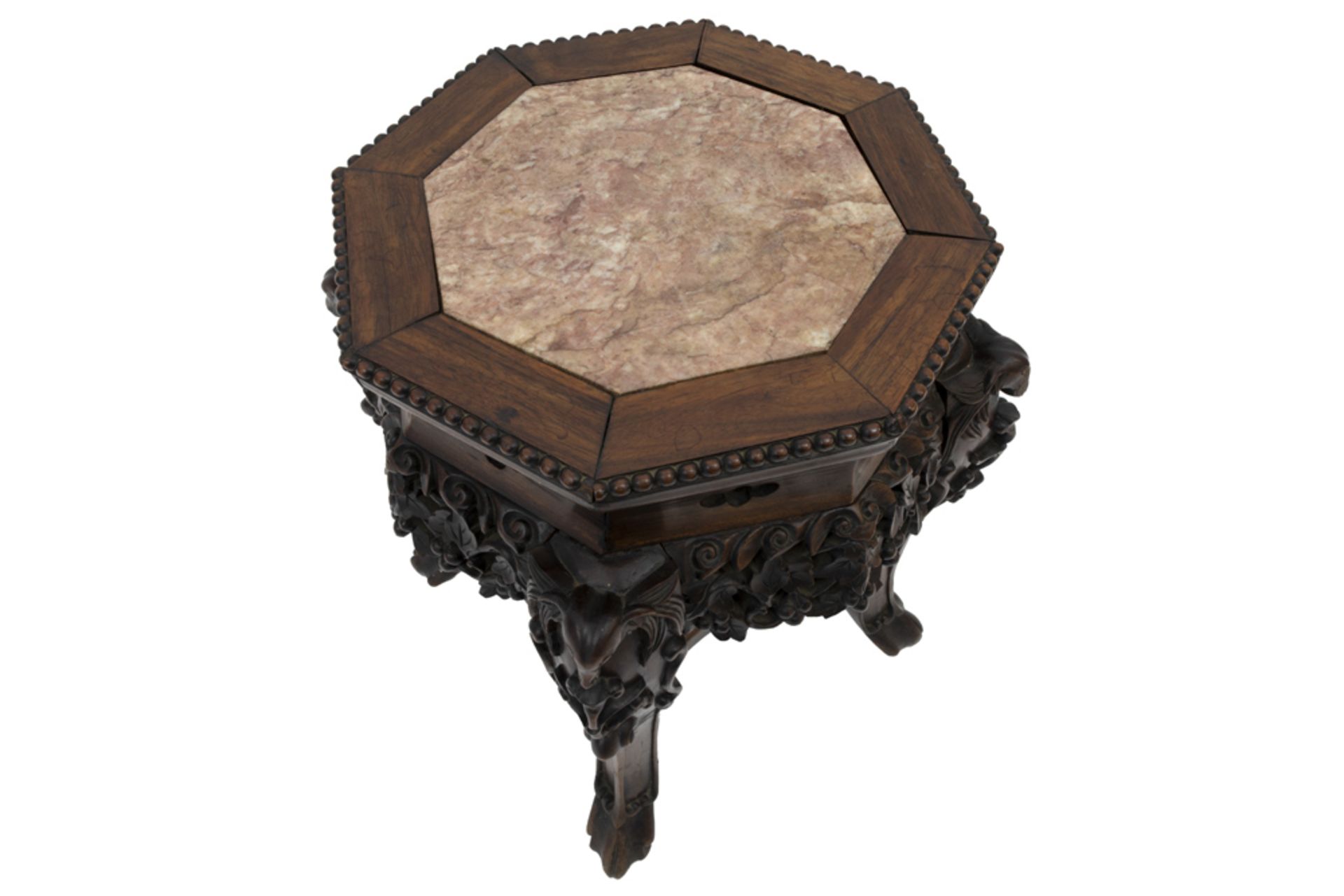 antique Chinese pedestal in carved wood with marble top || Antieke Chinese piedestalle/bijzettafel - Image 2 of 2