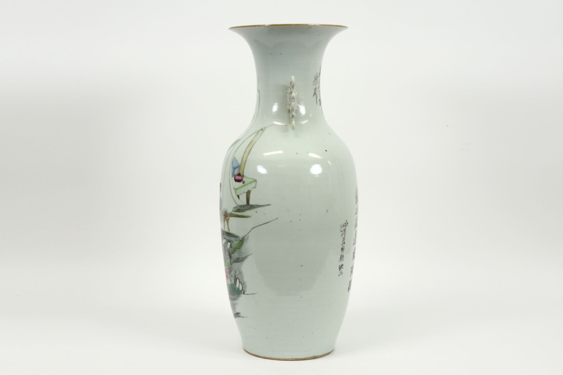 Chinese Republic period vase in porcelain with a polychrome decor with two ladies in a garden || - Image 2 of 5