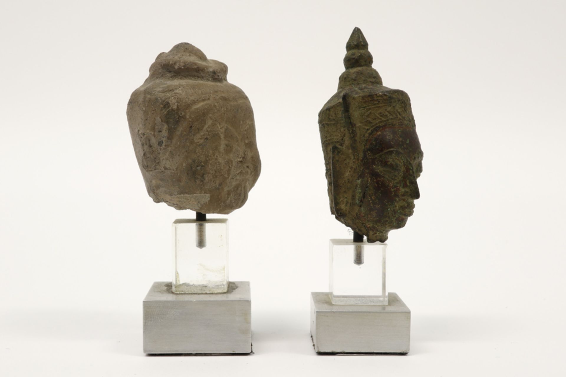 two archaeological fragments of sculptures : one Chinese and one Siamese Ayutthaya Buddha head || - Image 2 of 4