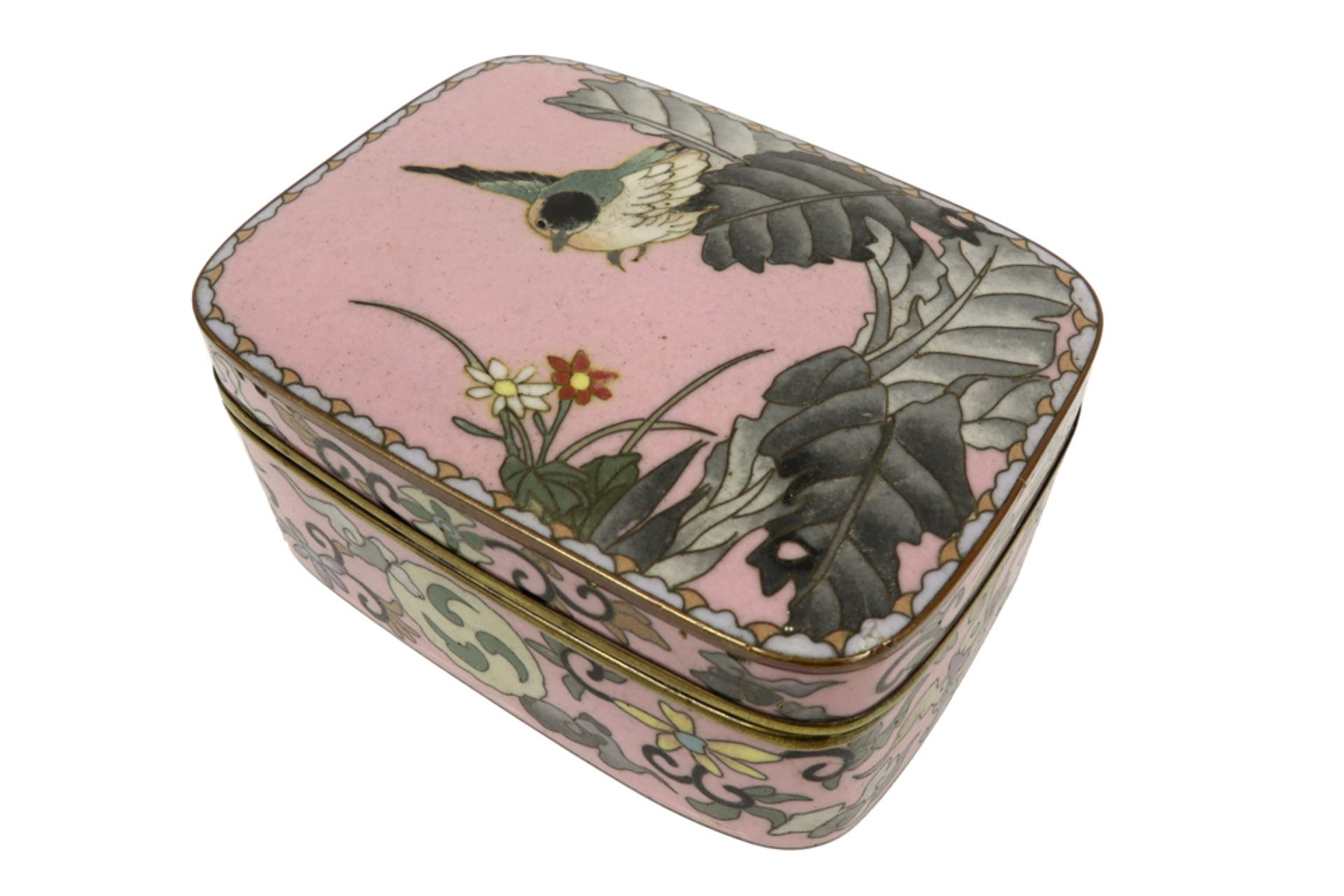 19th Cent. Chinese Qing period box in cloisonné with a polychrome birds and flowers decor || - Image 4 of 4