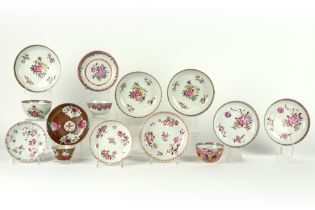 lot with fourteen 18th Cent. Chinese cups and saucers in porcelain with Famille Rose decor || Lot (