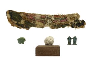 4th till 1st Cent. BC Ancien Egypt tomb finds : two small amulets and an Udjat eye in frittware, a