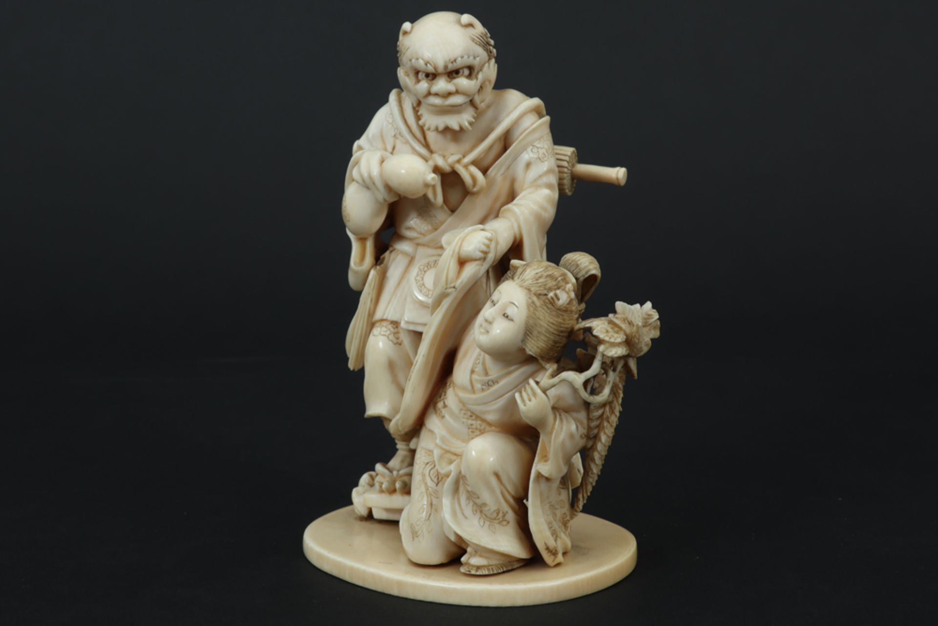 19th Cent. Japanese "Demon and Lady" sculpture in marked ivory - with EU CITES certification || - Bild 2 aus 5
