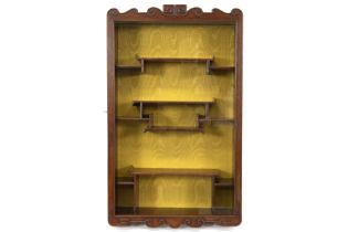 Chinese rose-wood netsuké display cabinet || Chinees netsuké-vitrinemeubeltje in rozenhout - 84 x 50