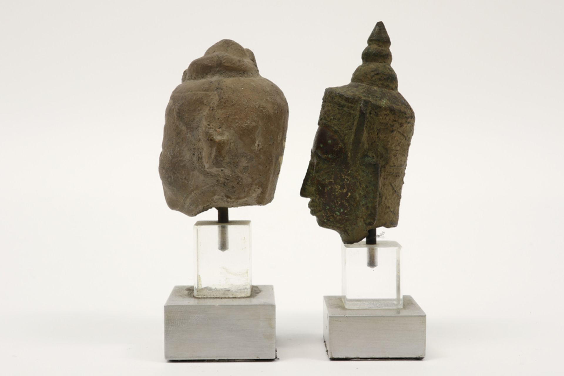 two archaeological fragments of sculptures : one Chinese and one Siamese Ayutthaya Buddha head || - Image 4 of 4