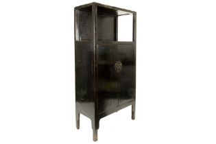 antique Chinese Qing period cabinet in black lacquered wood || CHINA - QING-DYNASTIE (1644 - 1912)
