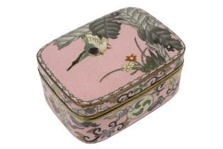 19th Cent. Chinese Qing period box in cloisonné with a polychrome birds and flowers decor ||