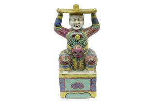 late 18th/early 19th Cent. Chinese figure in polychromed porcelain || Eind achttiende/vroeg