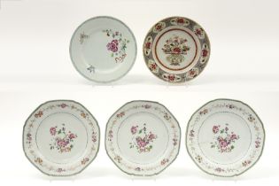 five 18th Cent. Chinese porcelain with a polychrome floral decor || Lot van vijf achttiende eeuwse