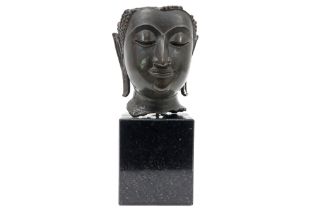 antique fragment of a Siamese Ayutthaya period sculpture in bronze - on a marble base ||