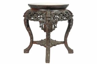 antique Chinese pedestal in rose-wood with marble top || Antieke Chinese bijzettafel (hokker) in