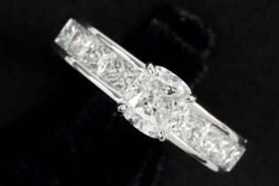 superb 1,15 carat very high quality brilliant cut diamond (E - Vvs2) set in a ring in white gold (18