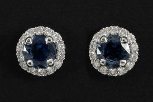 superb pair of earrings in white gold (18 carat) with 2,33 carat of non-heated (!!) sapphires with