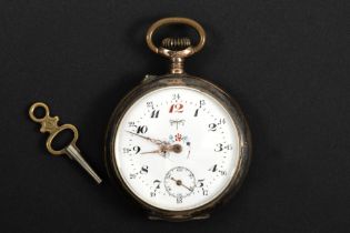 'antique' pocket watch with its case in silver || 'Antiek' zakhorloge met kast in zilver