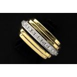 ring in white and yellow gold (18 carat) with ca 0,50 carat of high quality brilliant cut