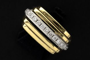 ring in white and yellow gold (18 carat) with ca 0,50 carat of high quality brilliant cut