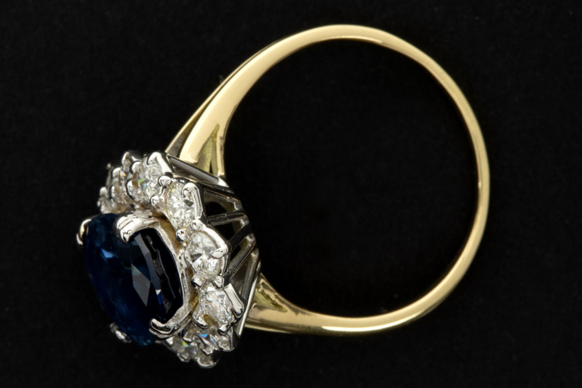 nice vintage ring in yellow and white gold (18 carat) with an at least 5 carat sapphire surrounded - Image 2 of 2