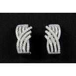 pair of earrings in white gold (18 carat) with at least 2,20 carat of high quality brilliant cut