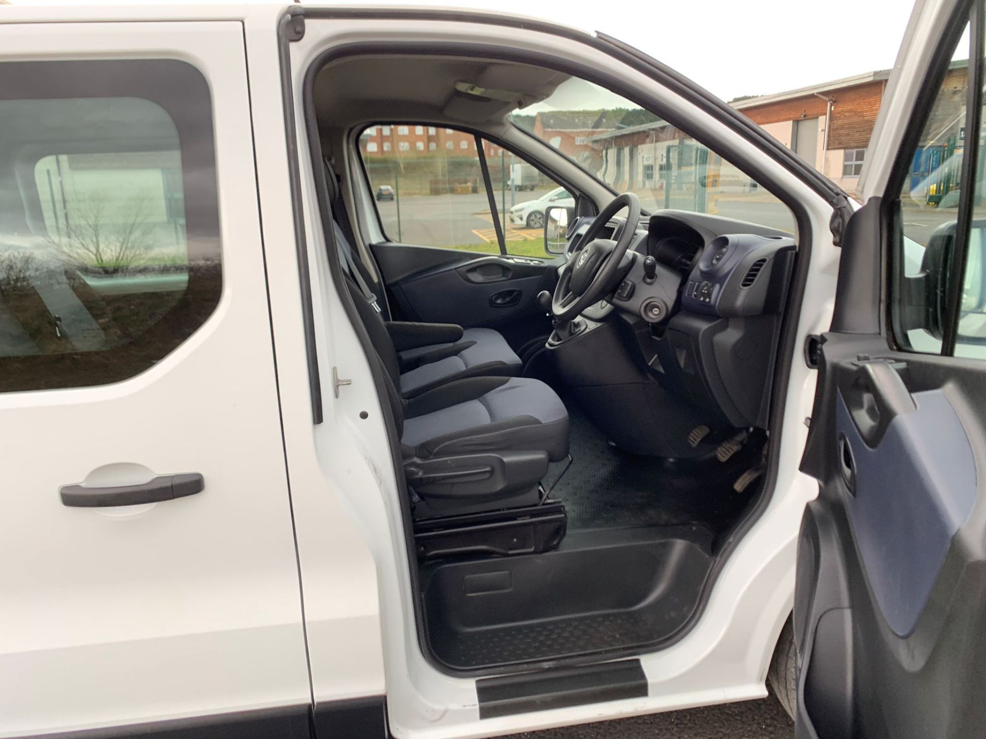 2016 VAUXHALL VIVARO 2900 CDTI, NO VAT - Image 13 of 19