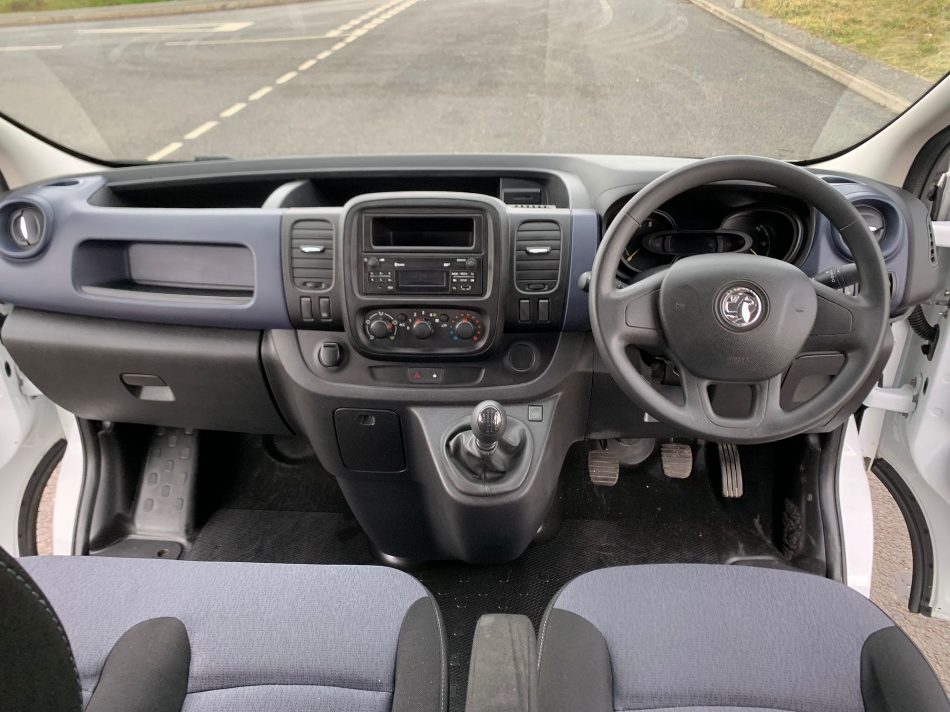 2016 VAUXHALL VIVARO 2900 CDTI, NO VAT - Image 15 of 19