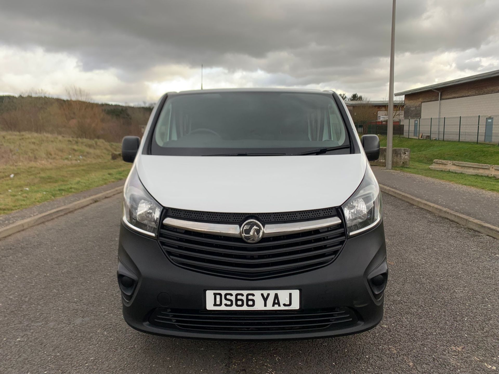 2016 VAUXHALL VIVARO 2900 CDTI, NO VAT - Image 8 of 19