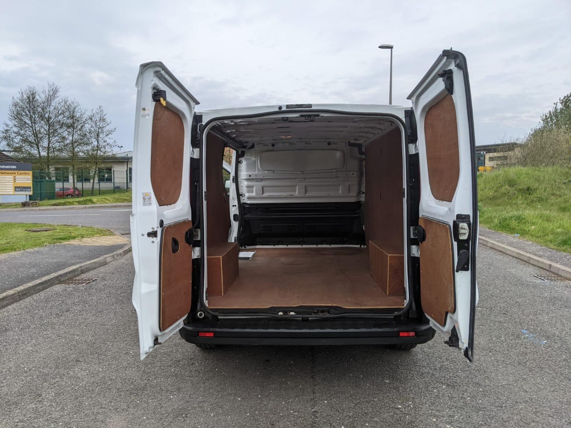 2015 VAUXHALL VIVARO 2900 CDTI, NO VAT - Image 10 of 16