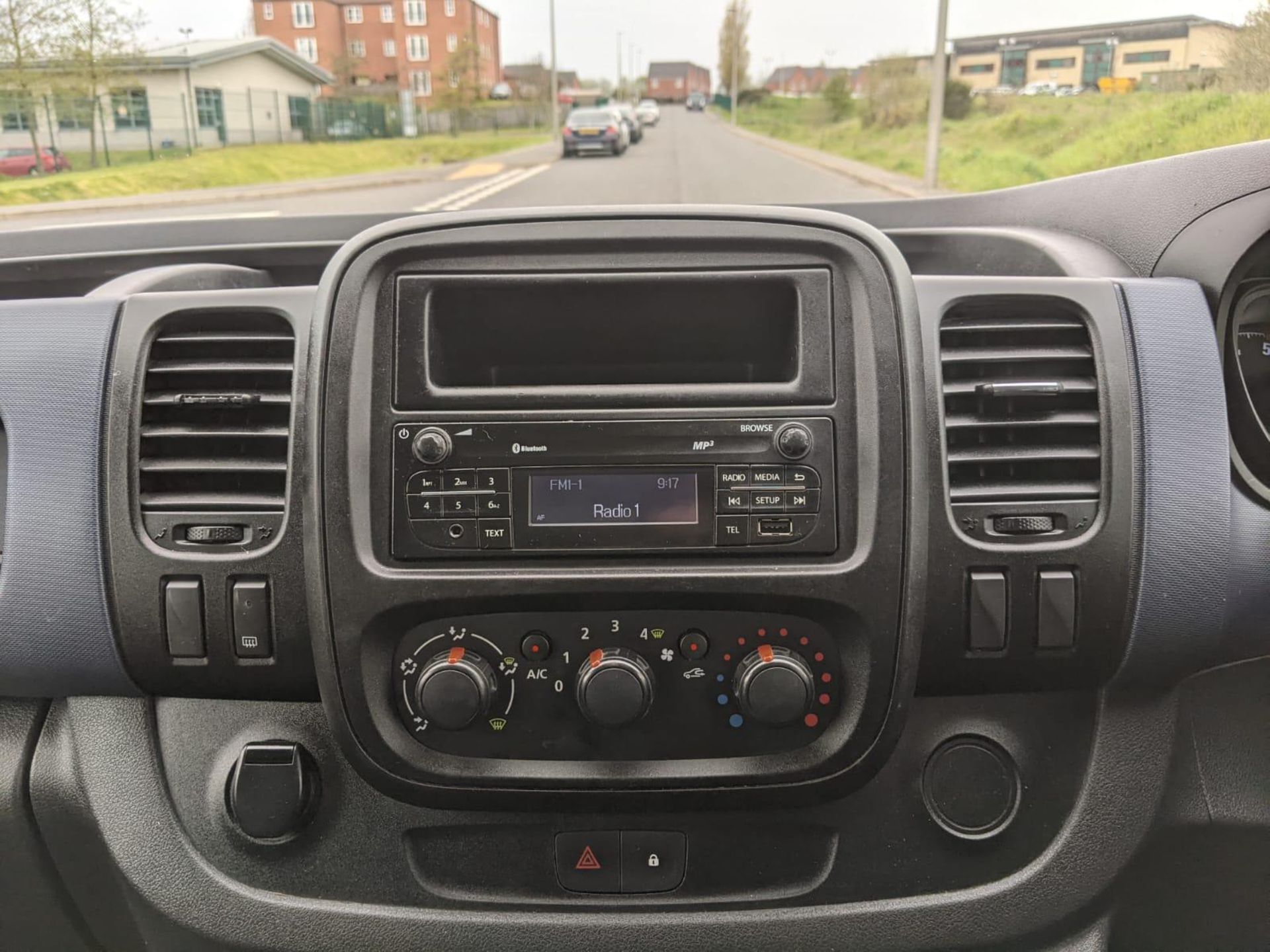 2015 VAUXHALL VIVARO 2900 CDTI, 92K MILES, NO VAT - Bild 15 aus 16