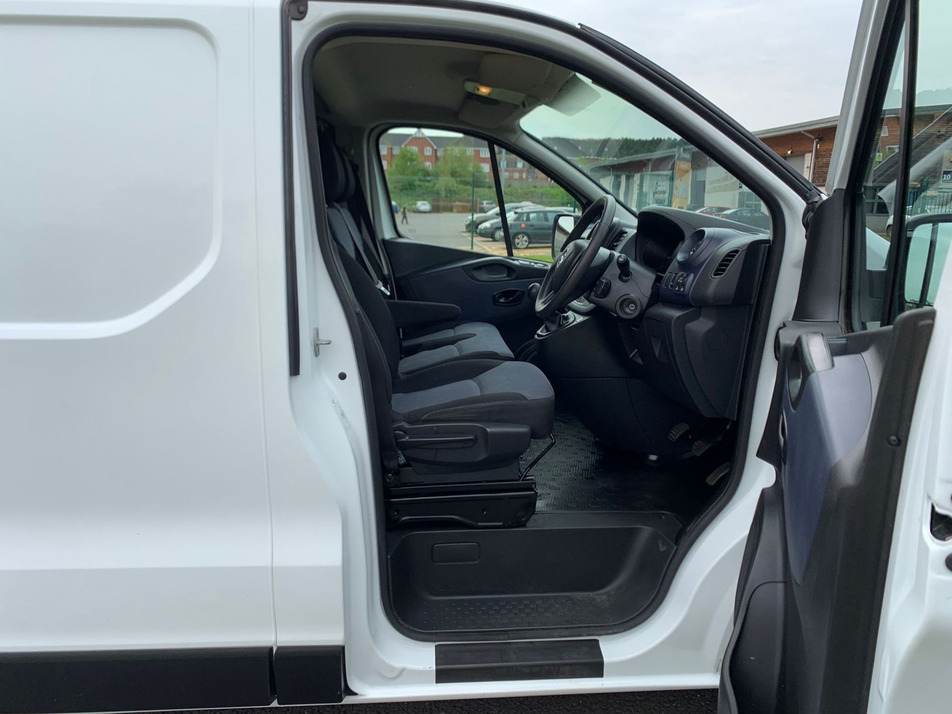 2016 VAUXHALL VIVARO 2900 CDTI EURO 6, 114K MILES, NO VAT - Image 11 of 19