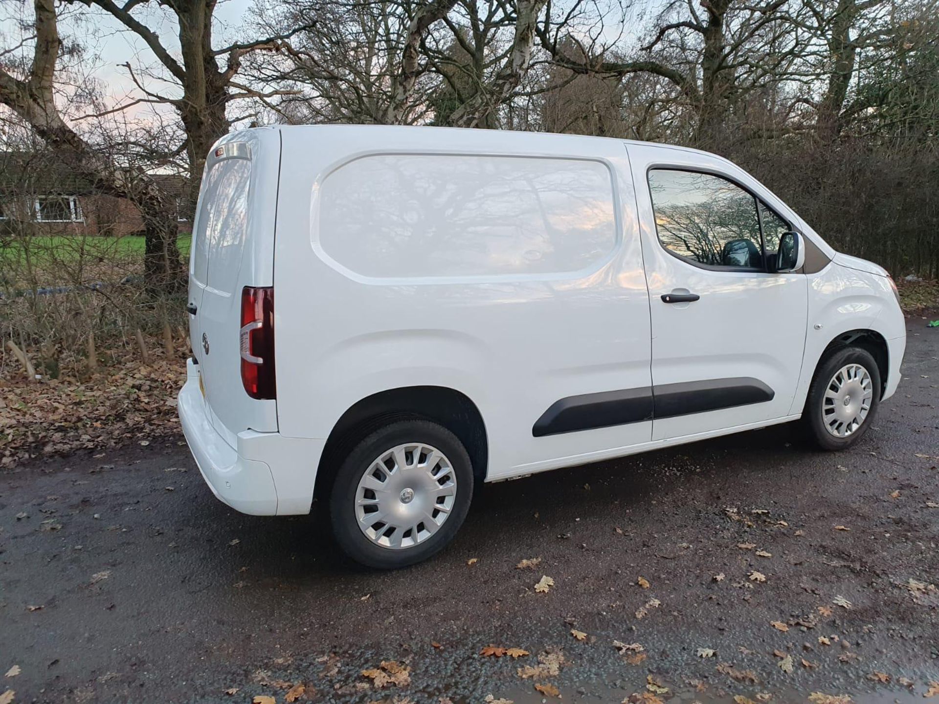 2021 21 Vauxhall combo sportive White panel van - 3 seats - air con - ply lined - 2 keys - VO21 XUR - Image 6 of 7