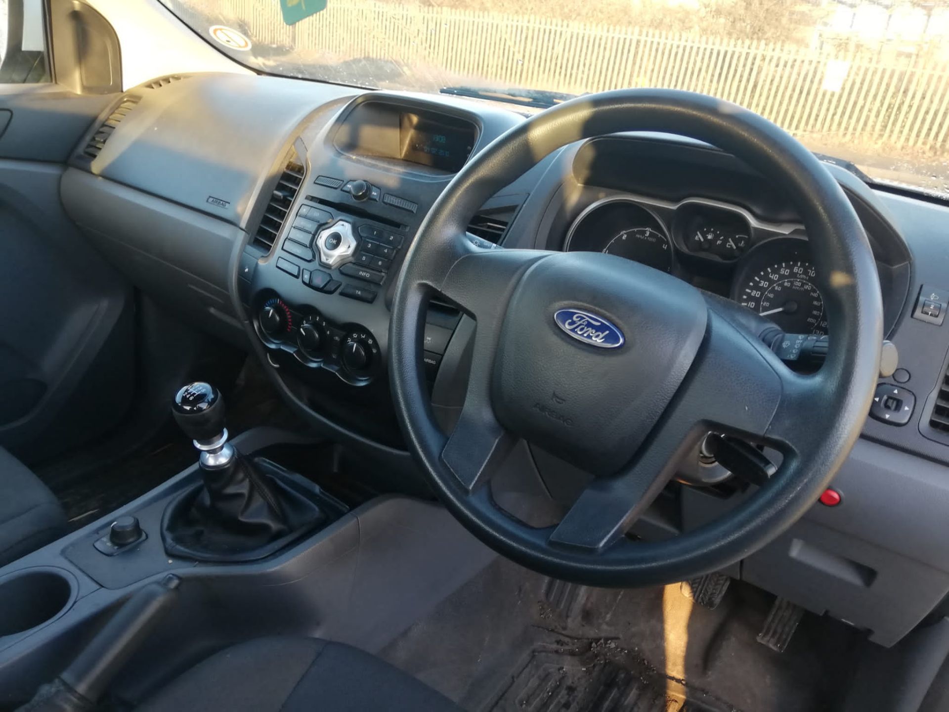 2013 63 ford ranger super cab white pick up - 62k miles - 4 seats - 2.2 diesel - KU63 LHT - Image 8 of 8