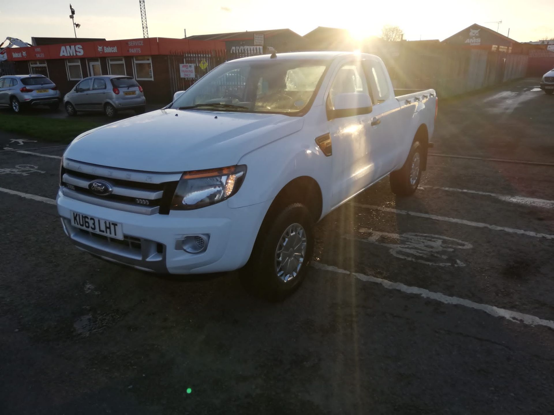 2013 63 ford ranger super cab white pick up - 62k miles - 4 seats - 2.2 diesel - KU63 LHT - Image 3 of 8