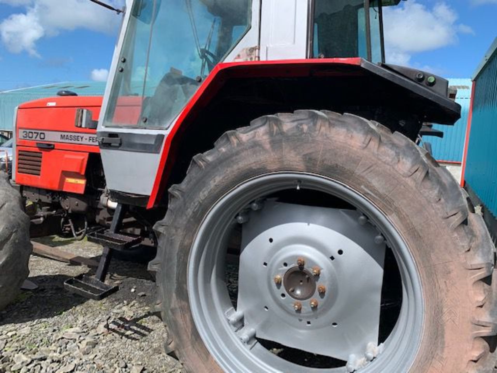 Massey Ferguson 3070 Tractor - Plus vat **Reserve Just Reduced** - Image 3 of 13