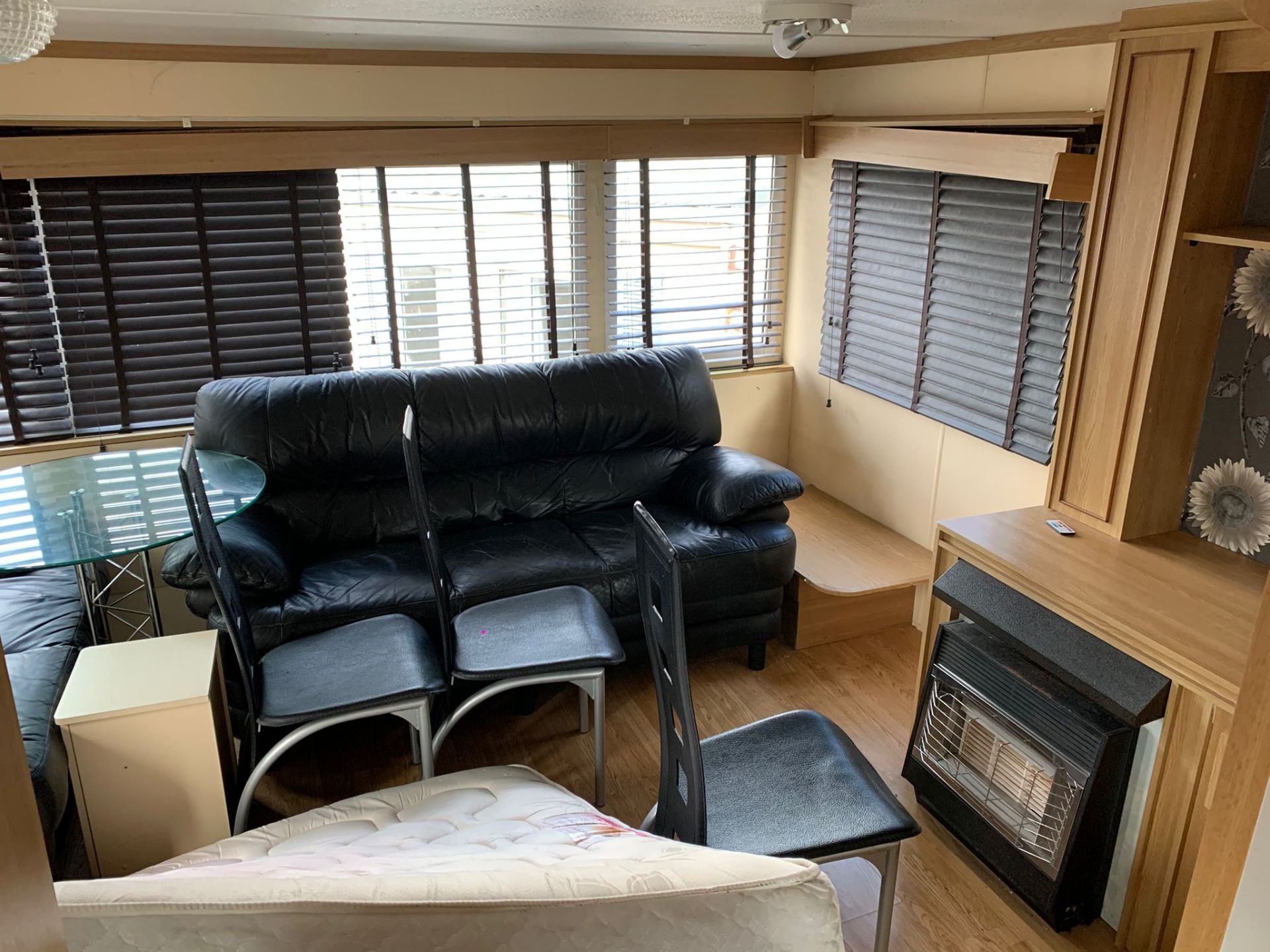 Static Caravan - 35 x 12 foot - Image 4 of 6