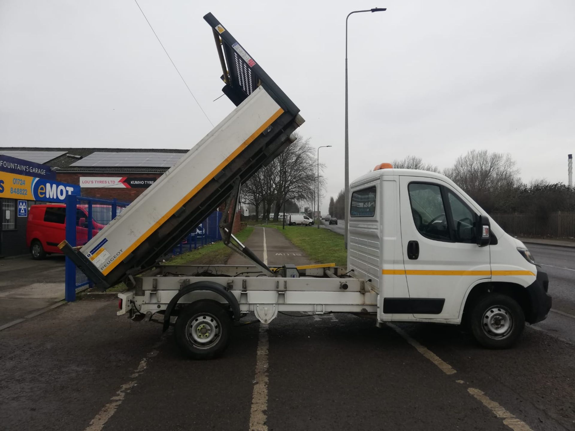 2019 19 Peugeot boxer tipper - 32k miles - Euro 6 - OY19 HCA - Image 15 of 21