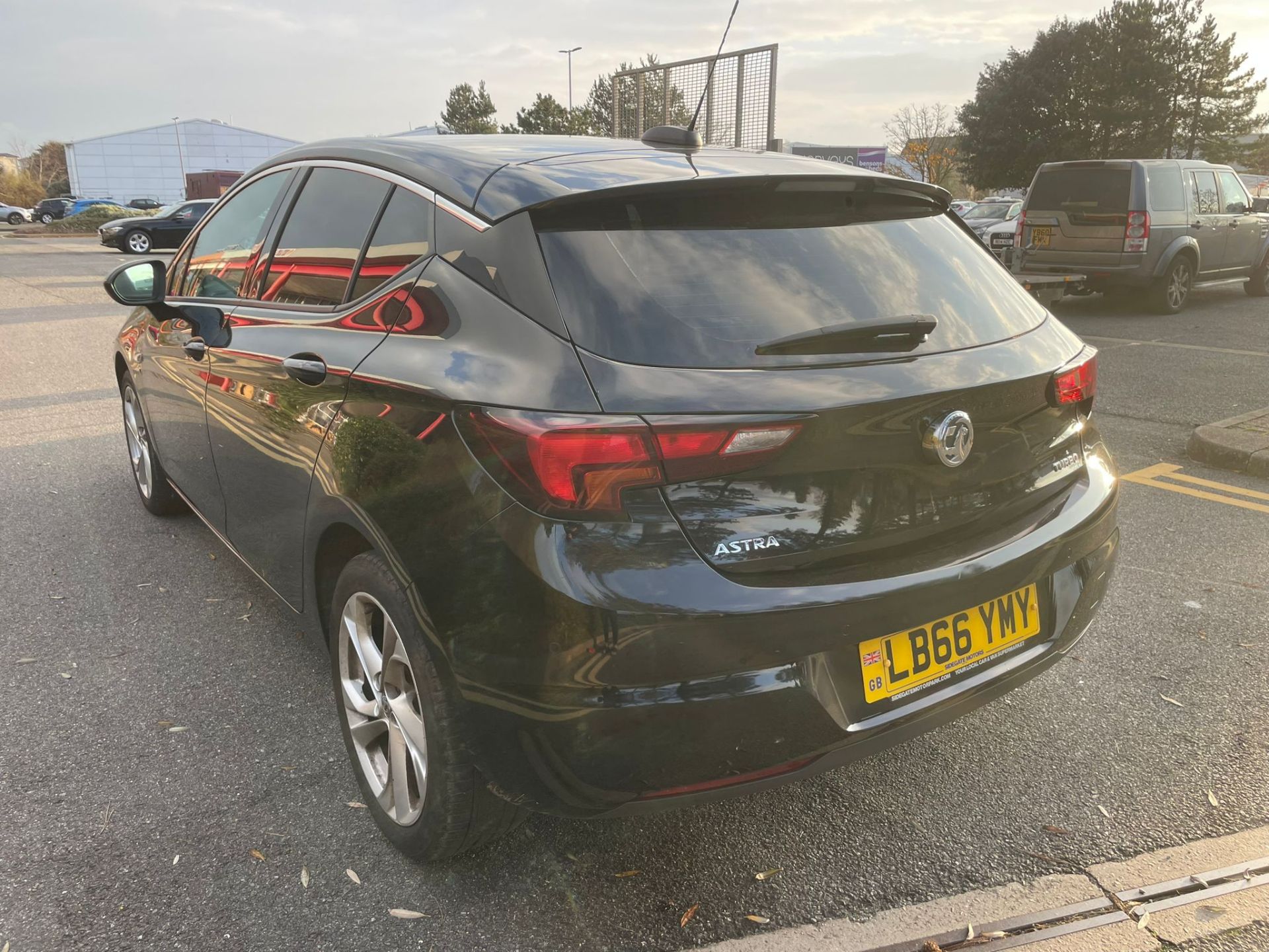 2016 Vauxhall Astra SRI 1.4T (150PS) Manual 6 speed in Black Hatchback - LB66 YMY - Image 4 of 17