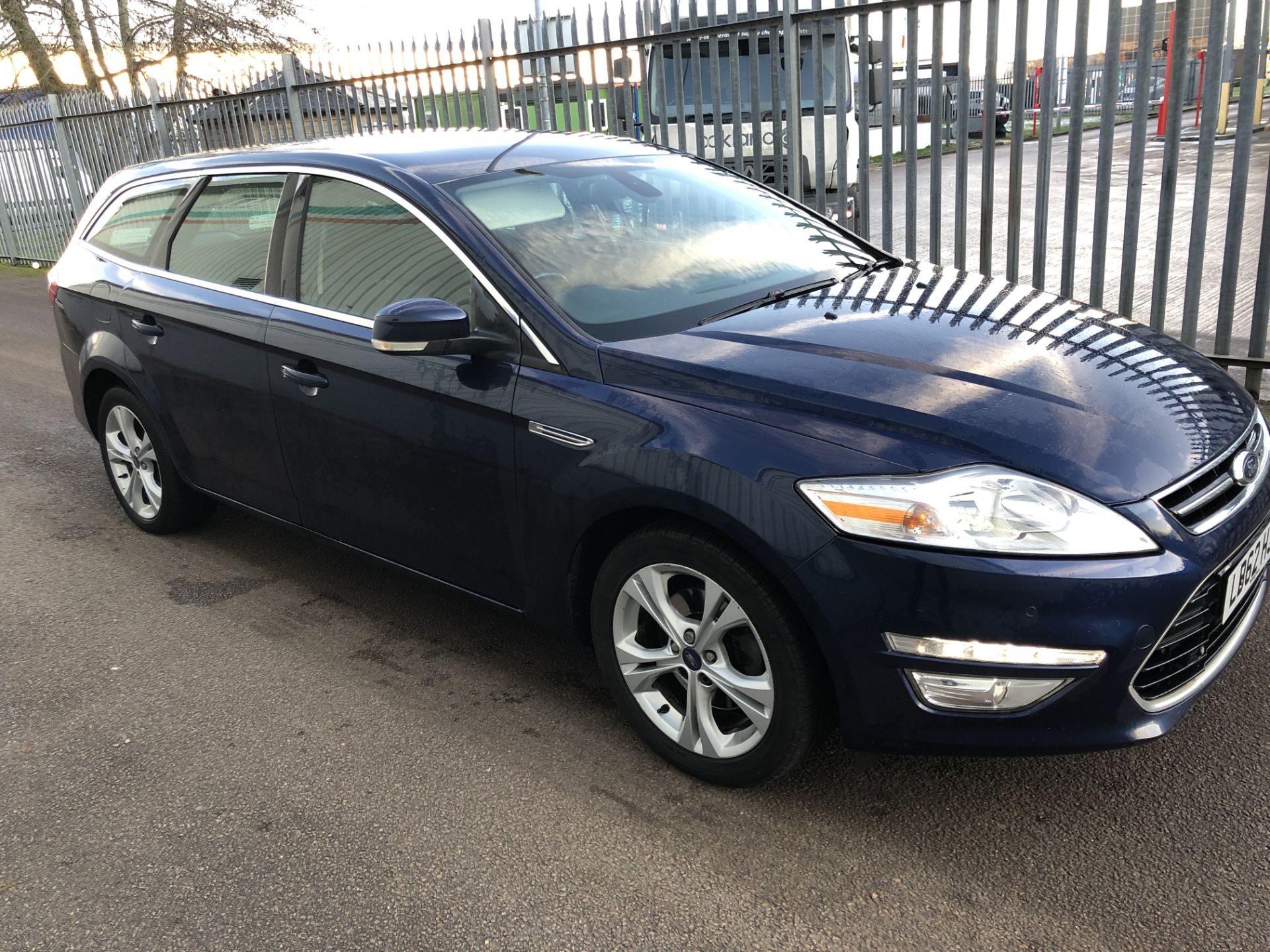 2013 Ford Mondeo 2.0 TDCi Titanium 5 Door Estate - 113,901 miles - 2 keys - Image 2 of 21