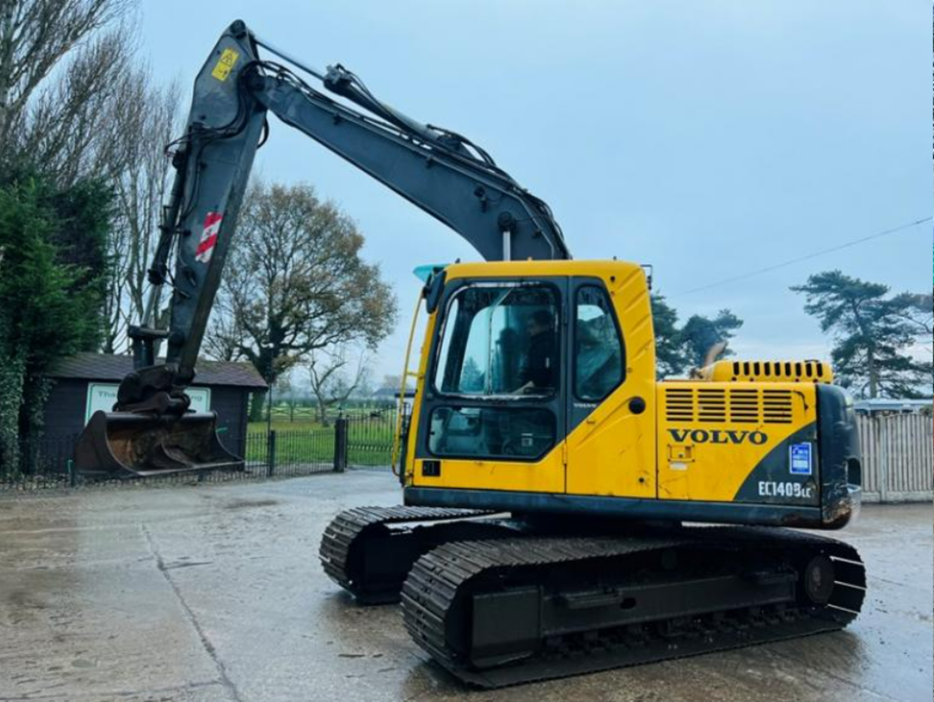 VOLVO EC140BLC TRACKED EXCAVATOR C/W QUICK HITCH & BUCKET - Image 4 of 10